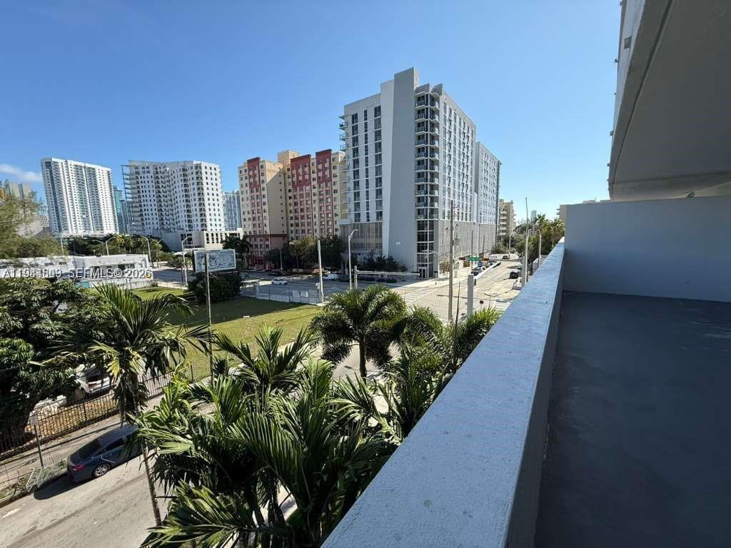 36 NW 6th Ave #408 Miami, FL 33128