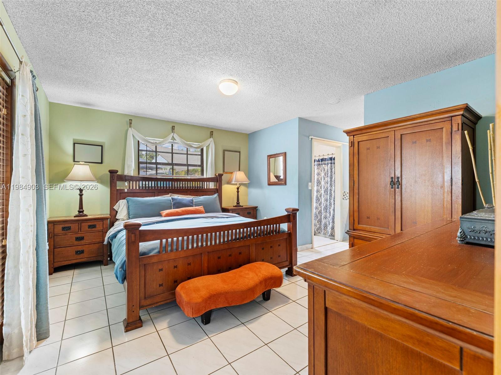 13811 SW 14th St Miami, FL 33184