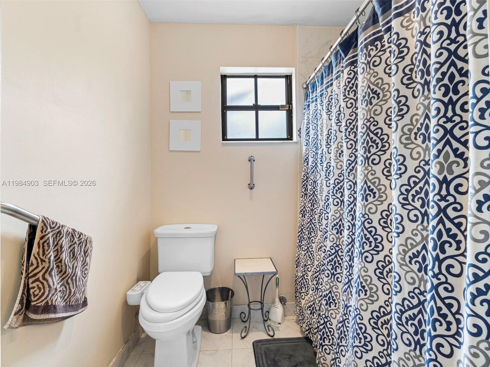 13811 SW 14th St Miami, FL 33184