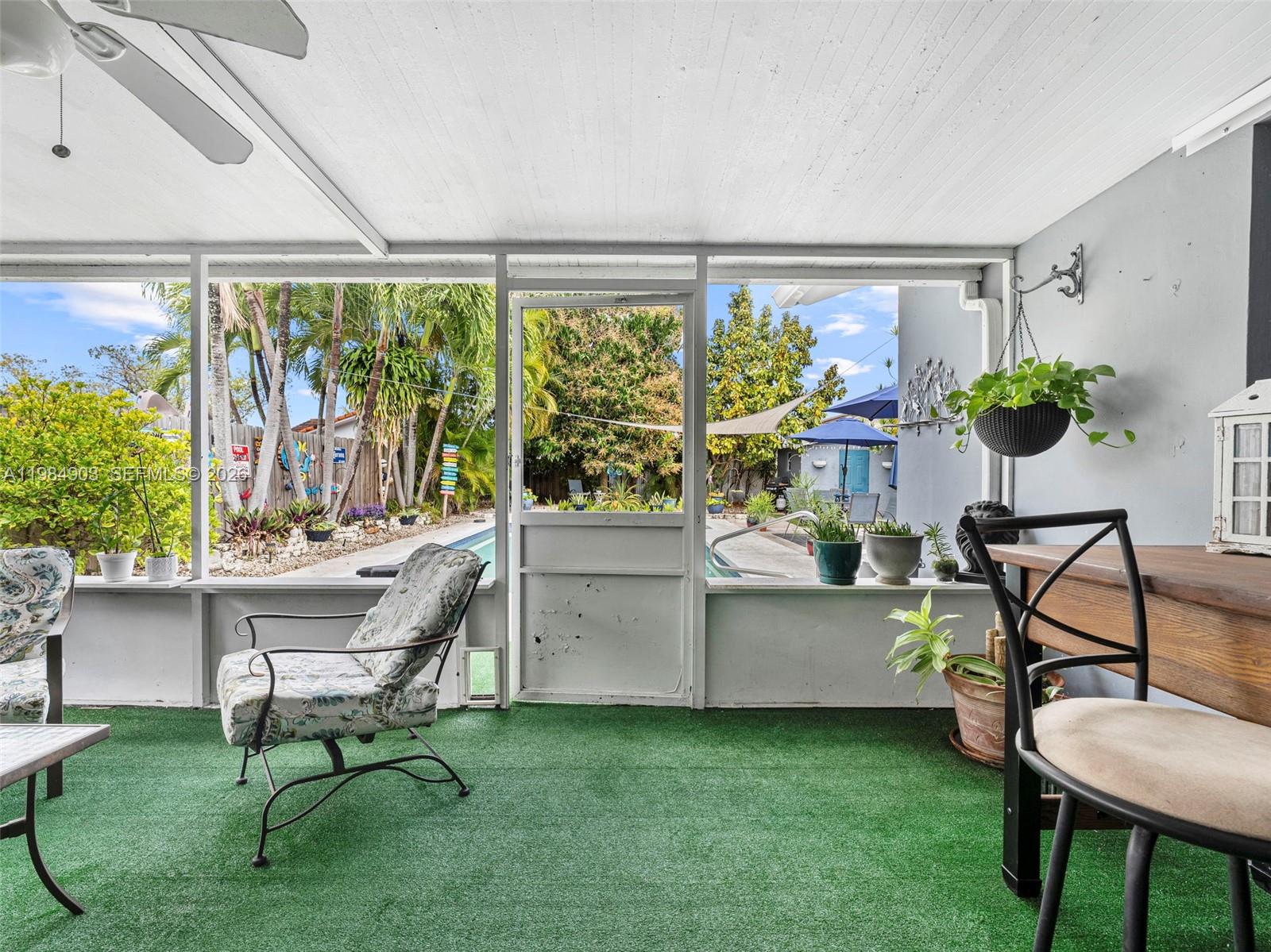 13811 SW 14th St Miami, FL 33184