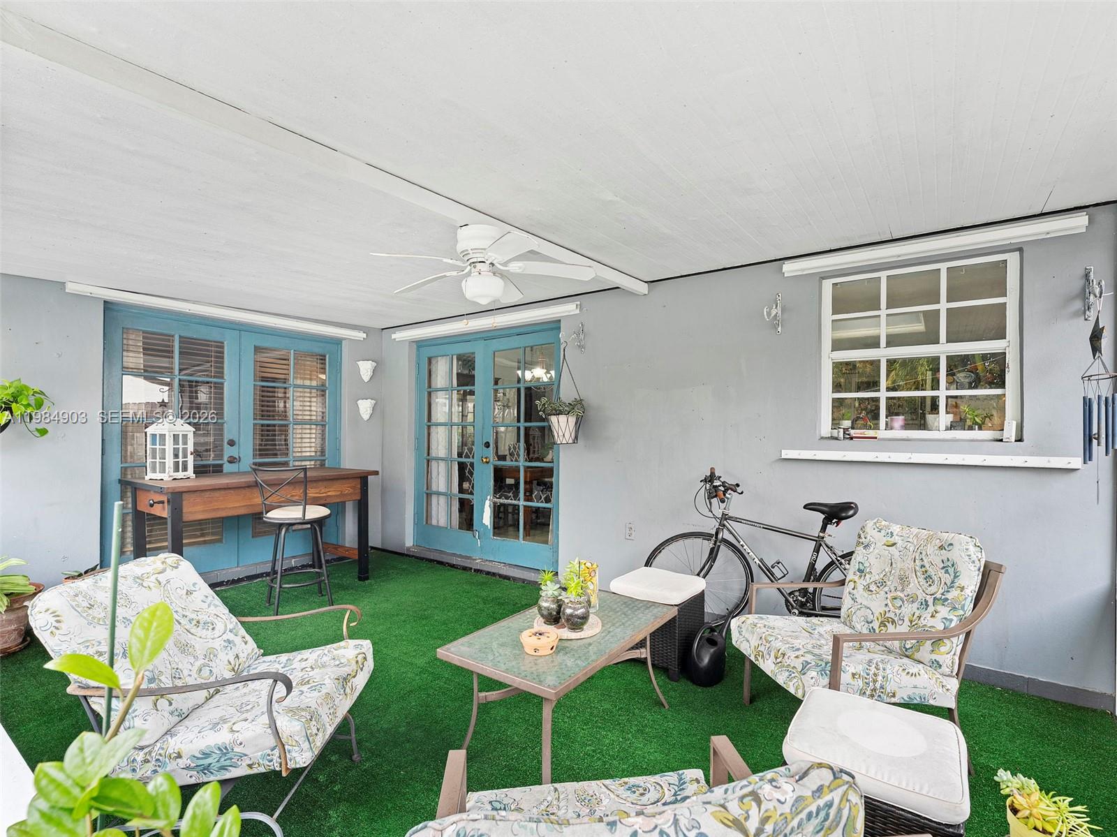 13811 SW 14th St Miami, FL 33184