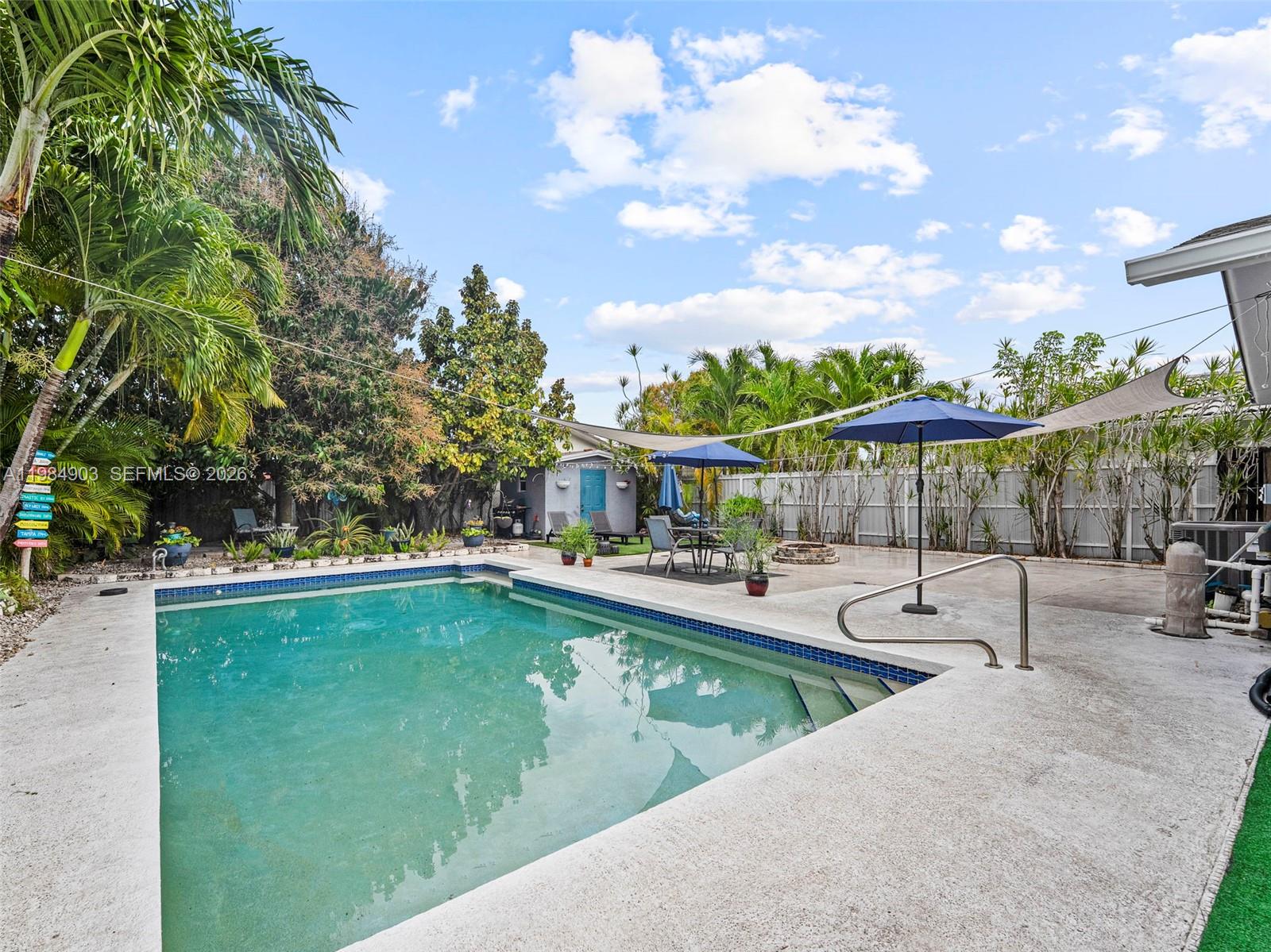 13811 SW 14th St Miami, FL 33184