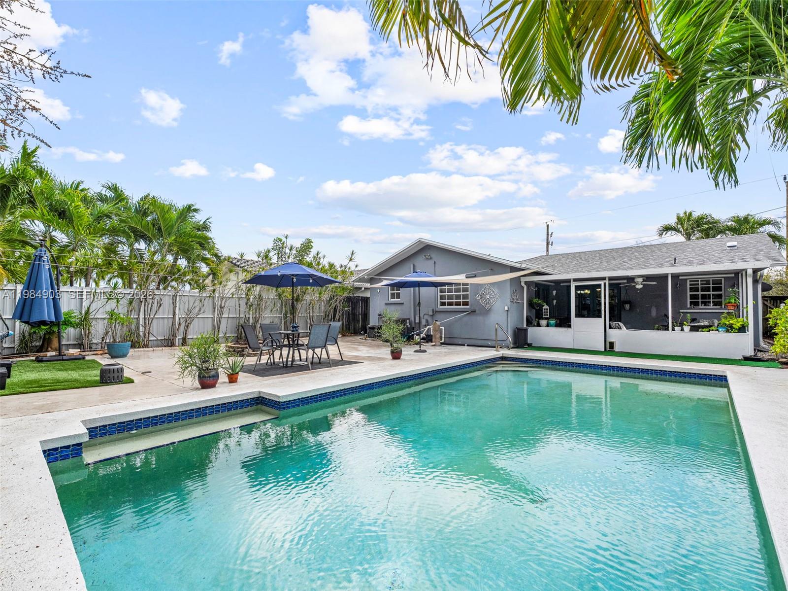 13811 SW 14th St Miami, FL 33184