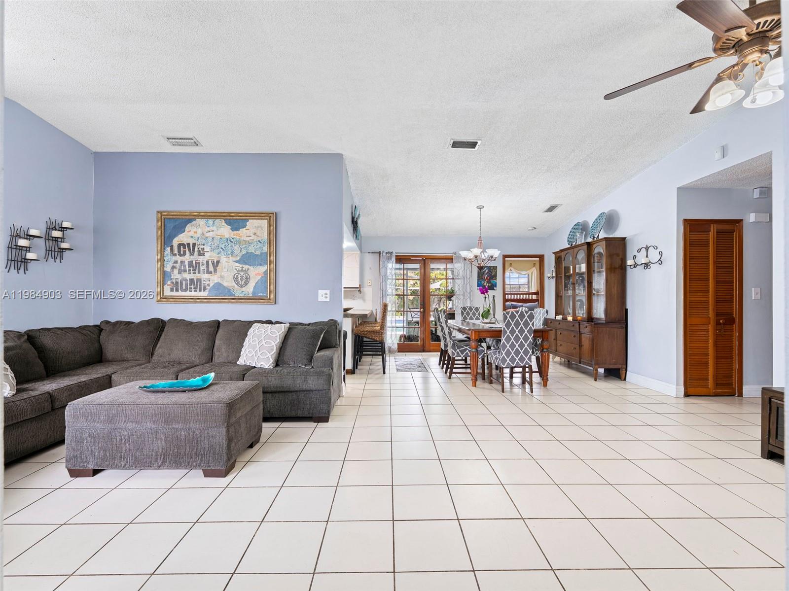 13811 SW 14th St Miami, FL 33184