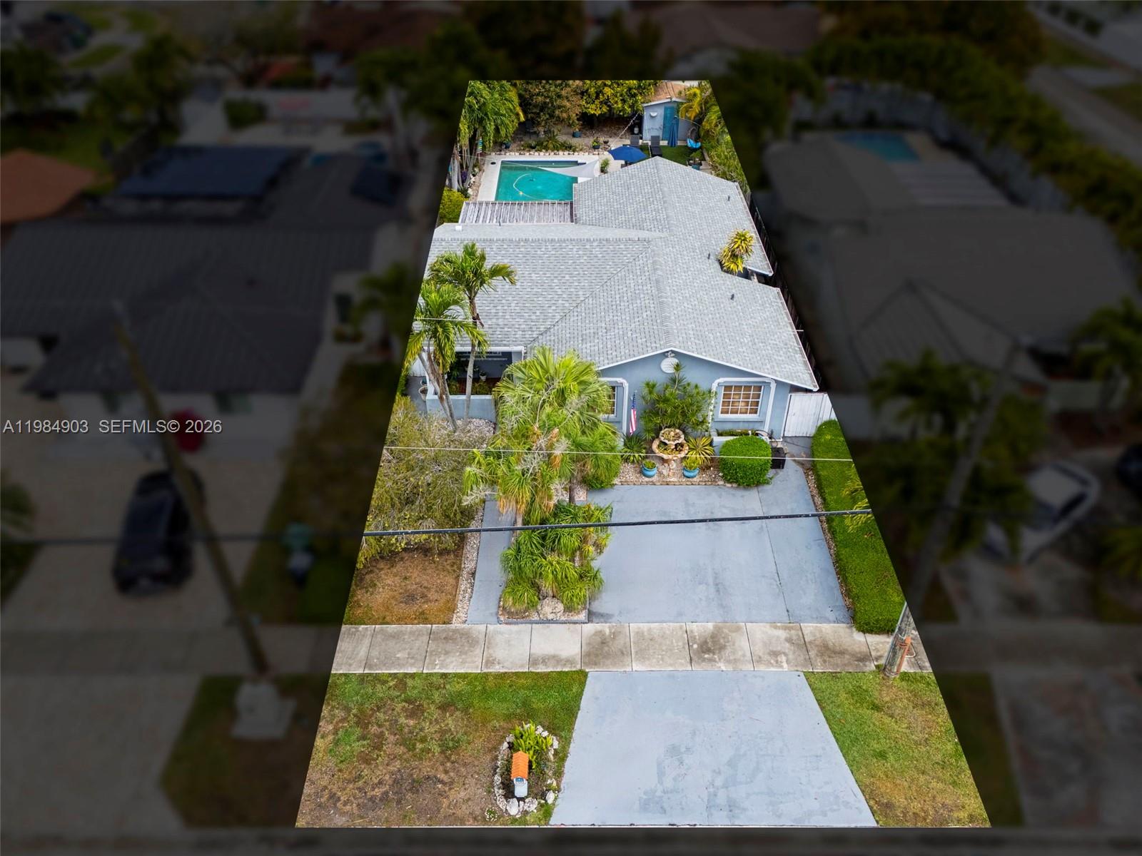 13811 SW 14th St Miami, FL 33184