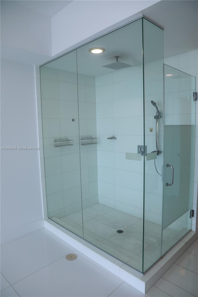 image Paramount Bay19