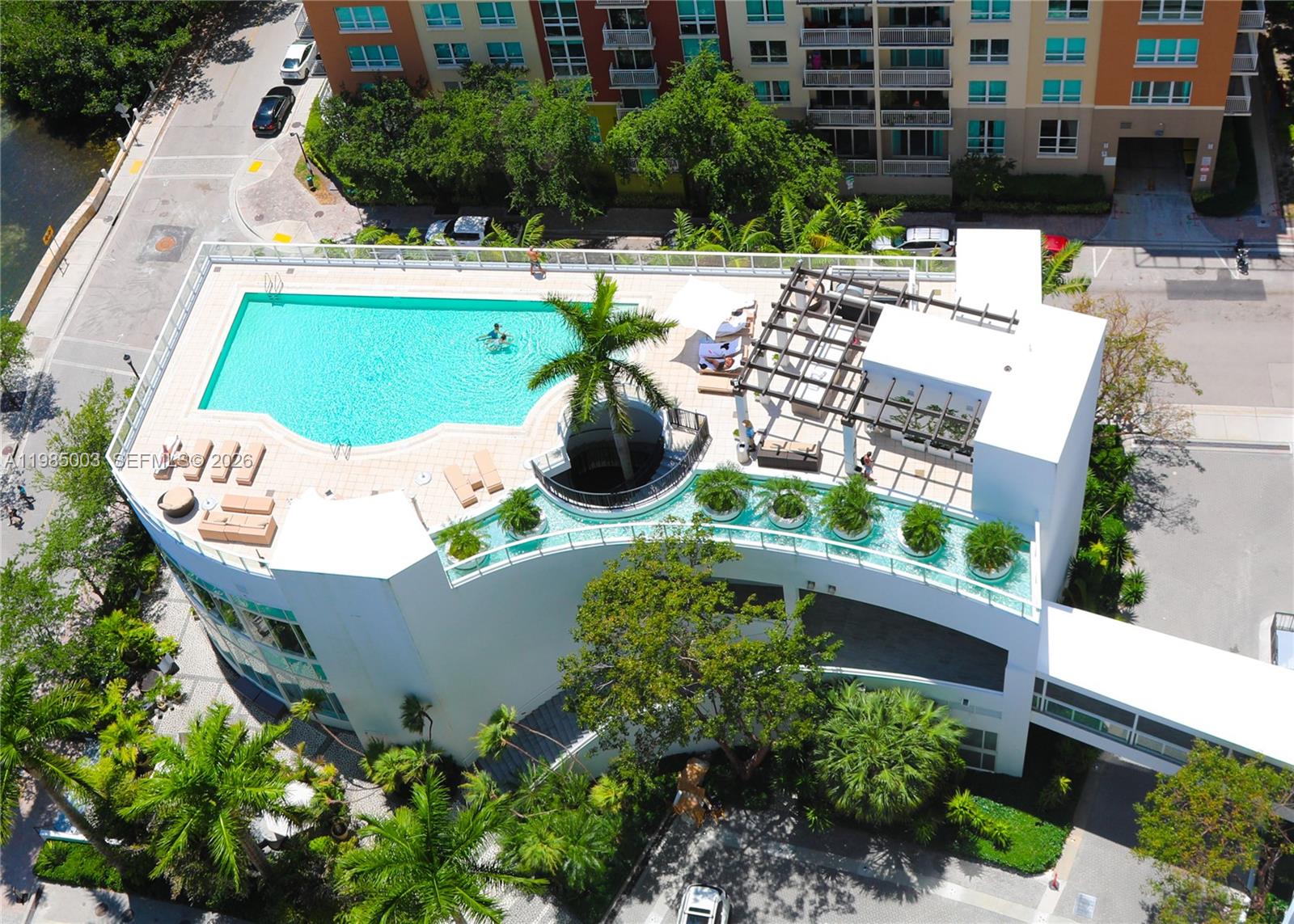 image Paramount Bay22