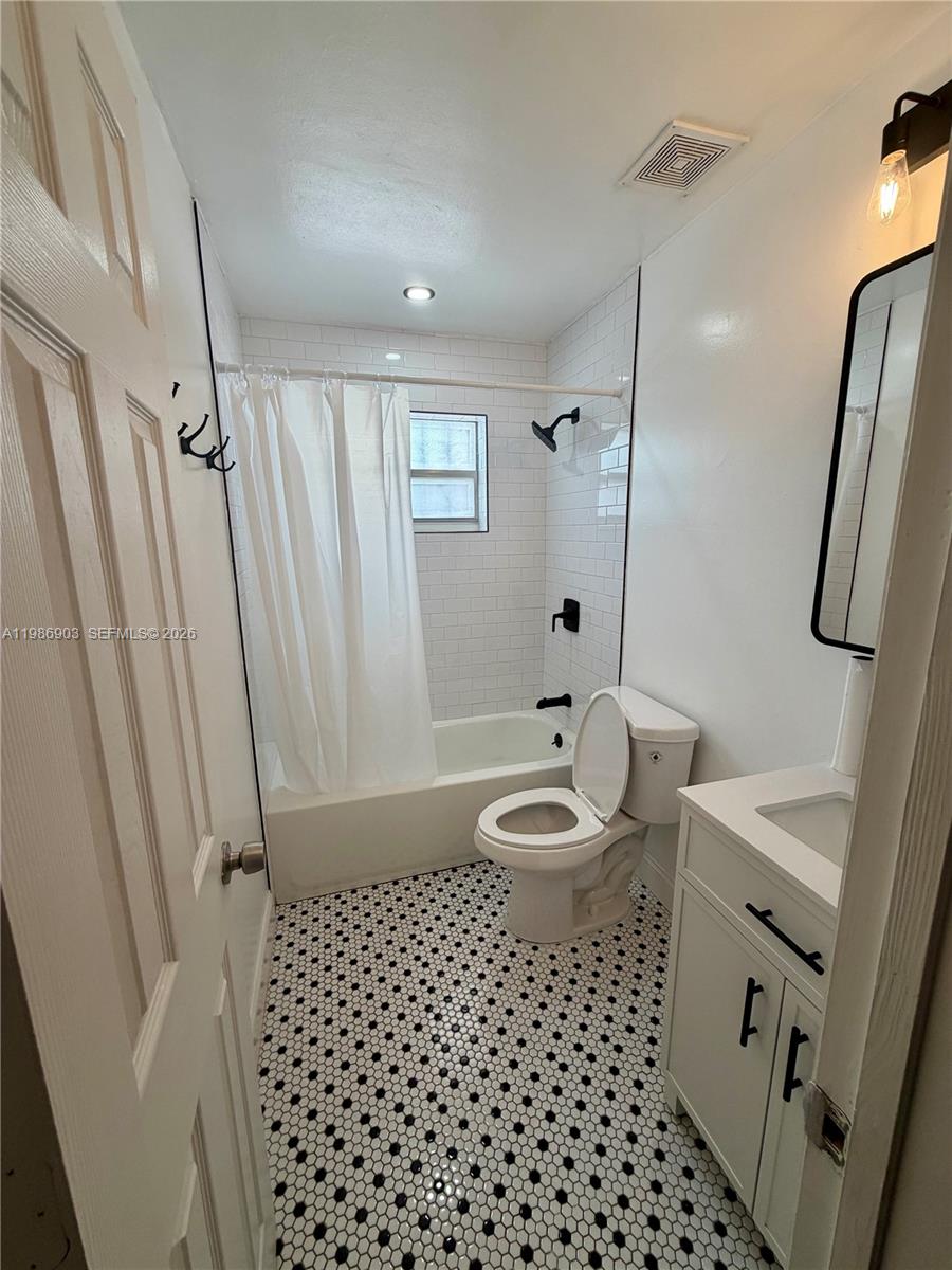 11201 NE 3rd Ave Miami, FL 33161