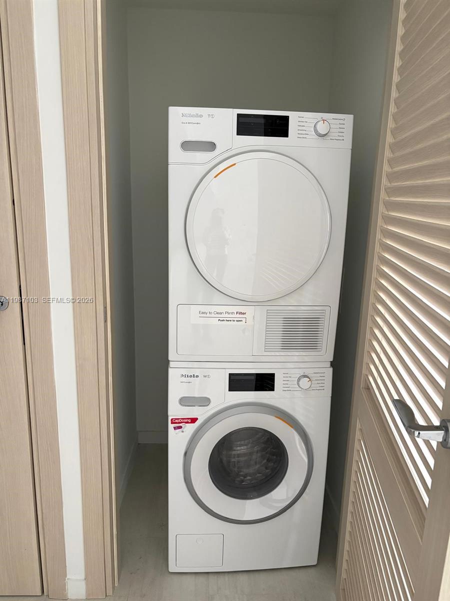 image Brickell Flatiron31