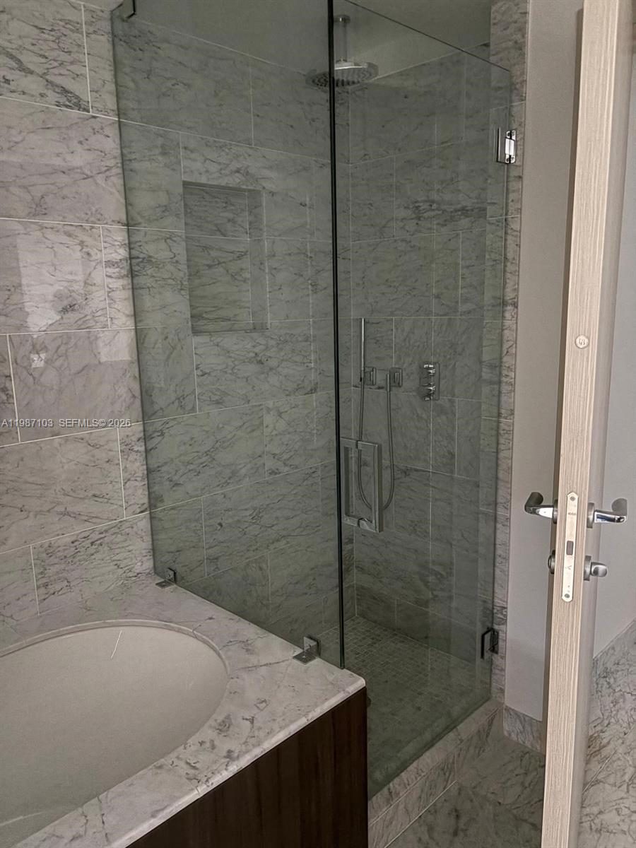 image Brickell Flatiron35