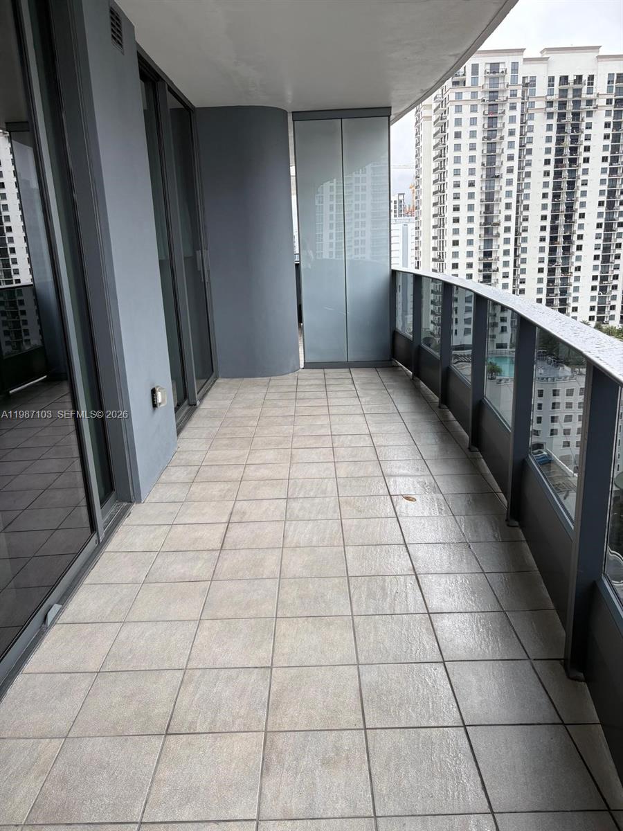 image Brickell Flatiron42