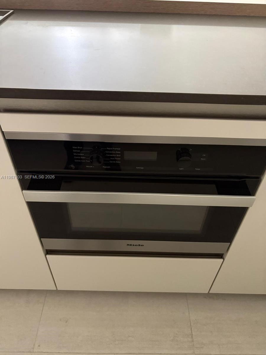 image Brickell Flatiron46