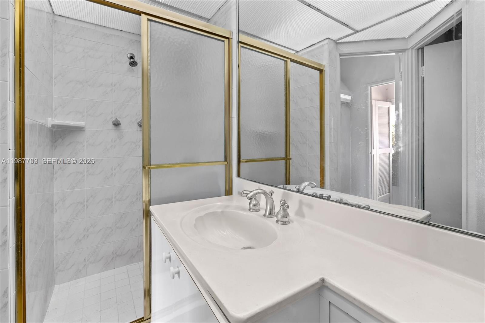 5055 Collins Ave #CAB14 Miami Beach, FL 33140