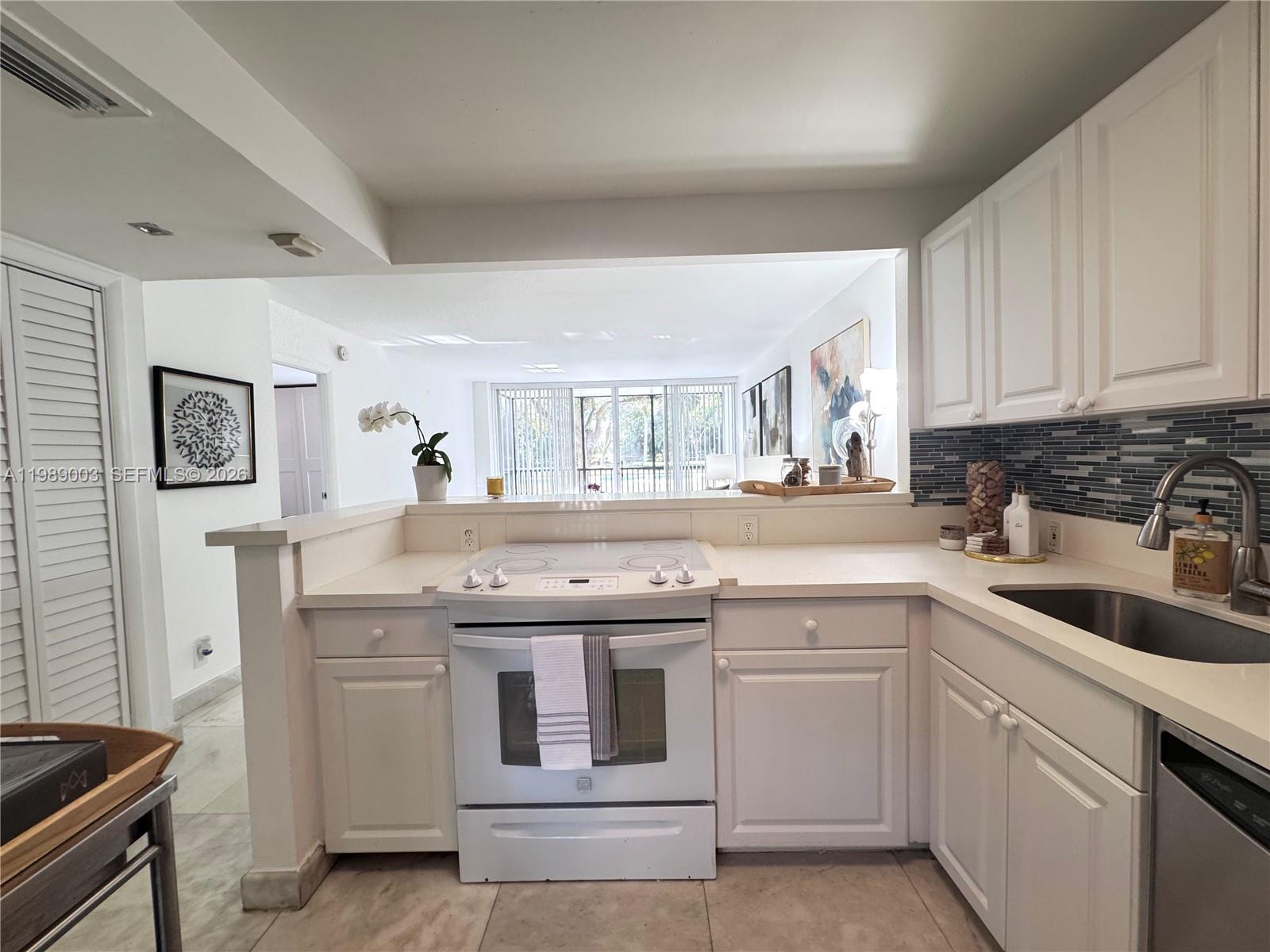 3301 N Country Clb Dr #104 Aventura, FL 33180