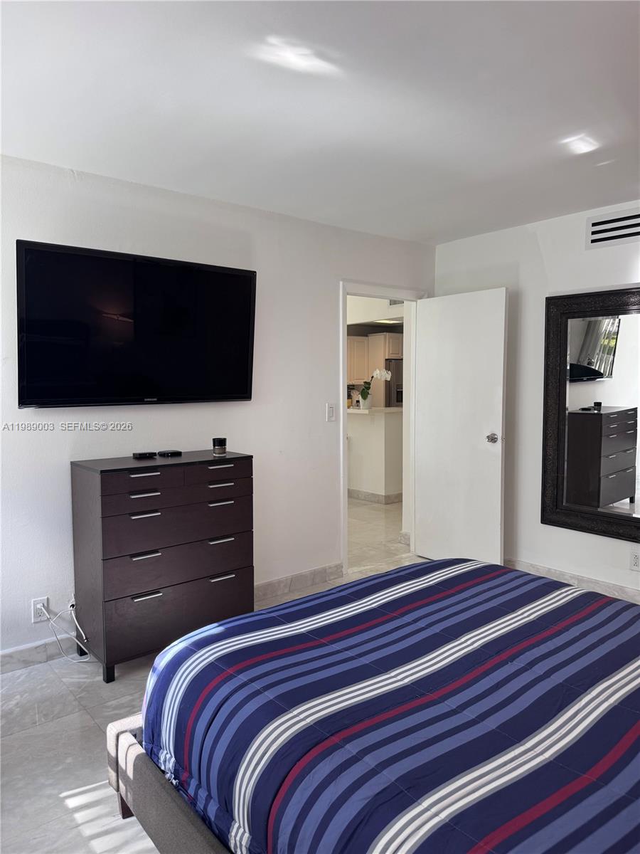 3301 N Country Clb Dr #104 Aventura, FL 33180