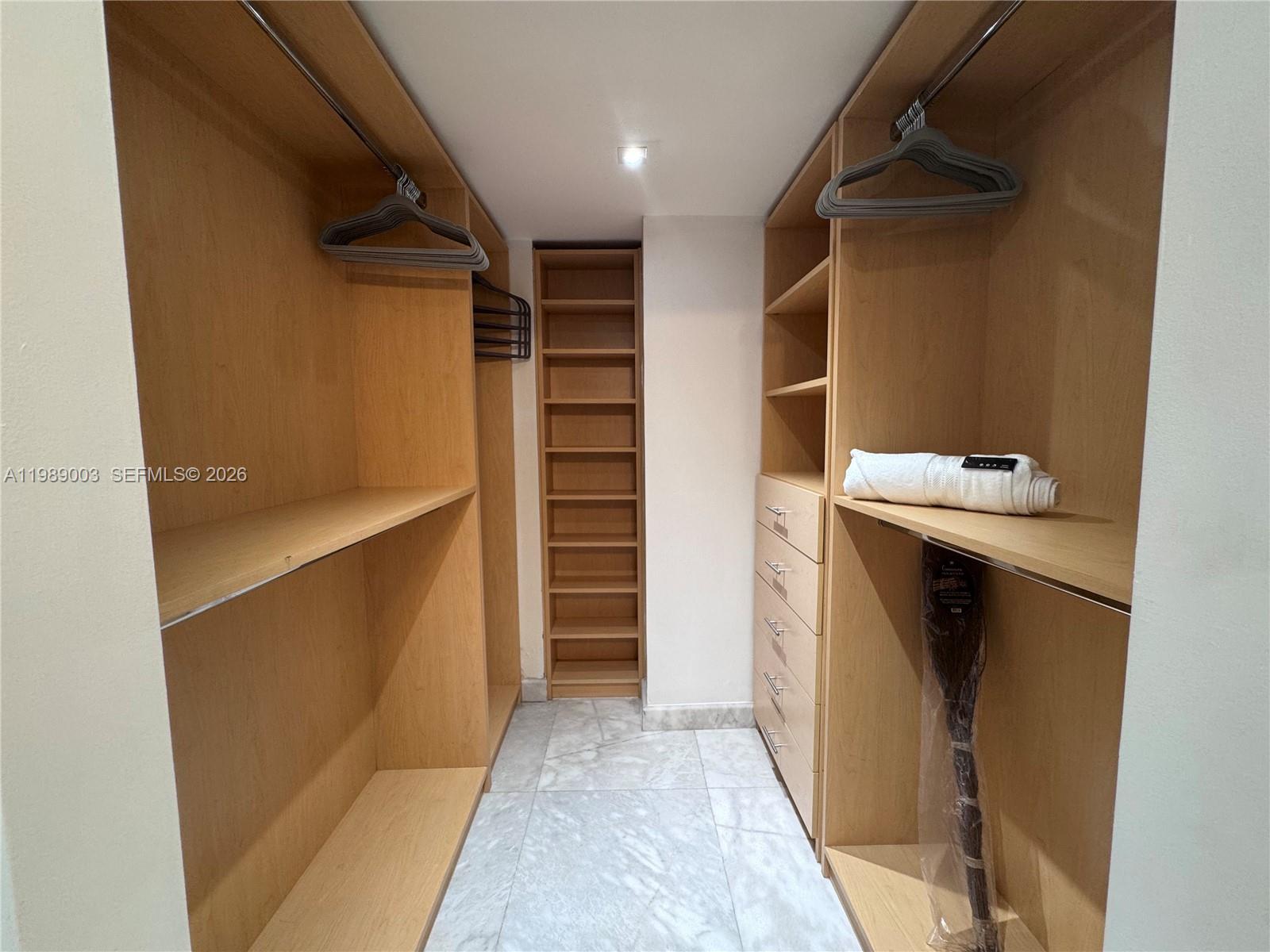 3301 N Country Clb Dr #104 Aventura, FL 33180