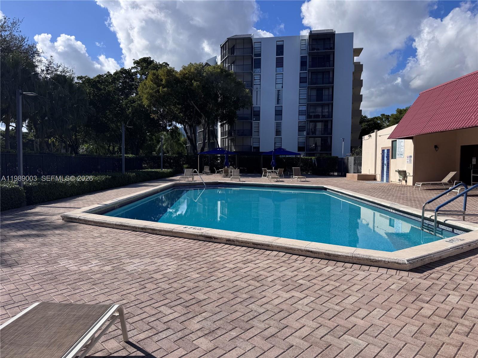 3301 N Country Clb Dr #104 Aventura, FL 33180