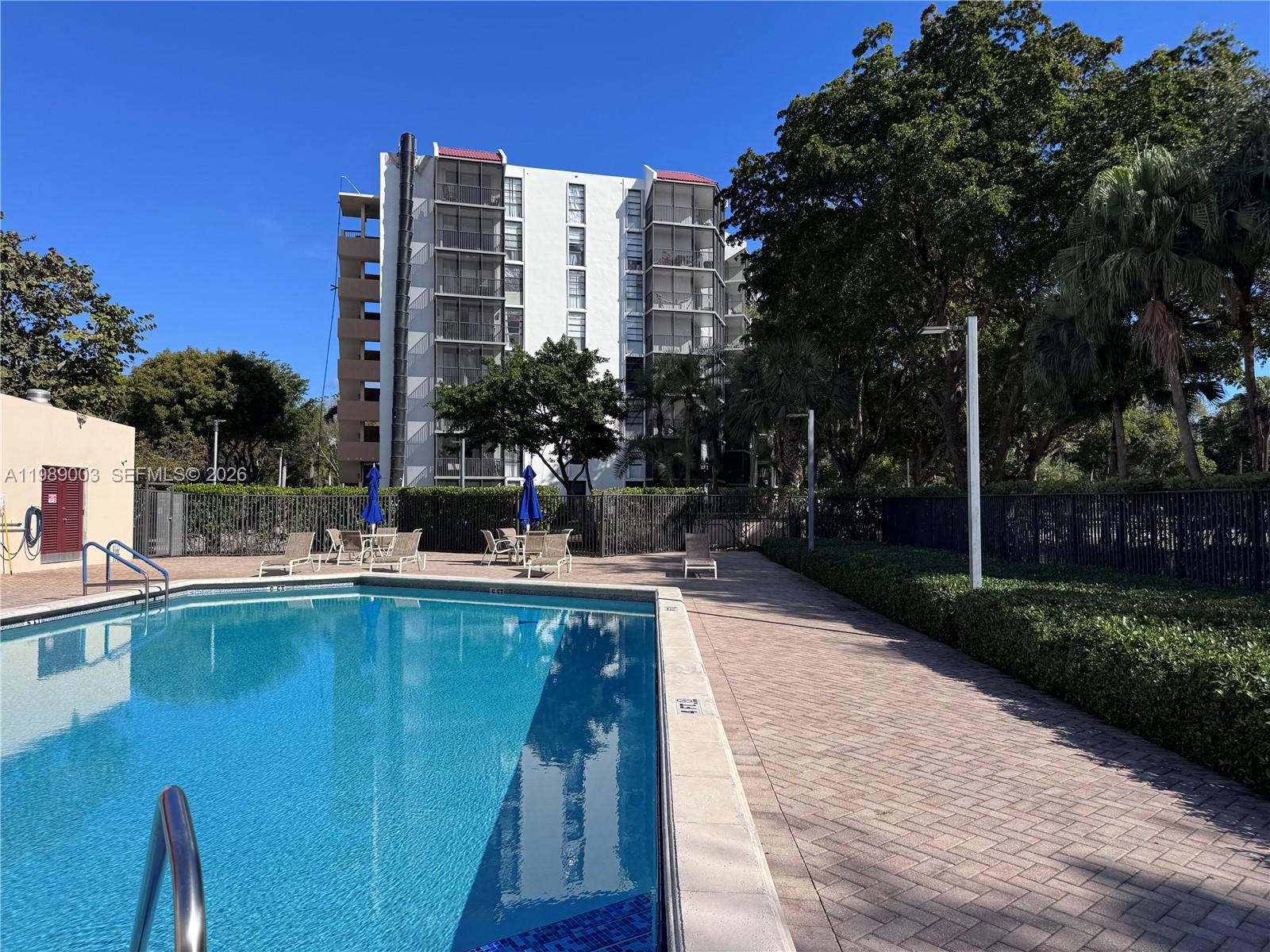 3301 N Country Clb Dr #104 Aventura, FL 33180