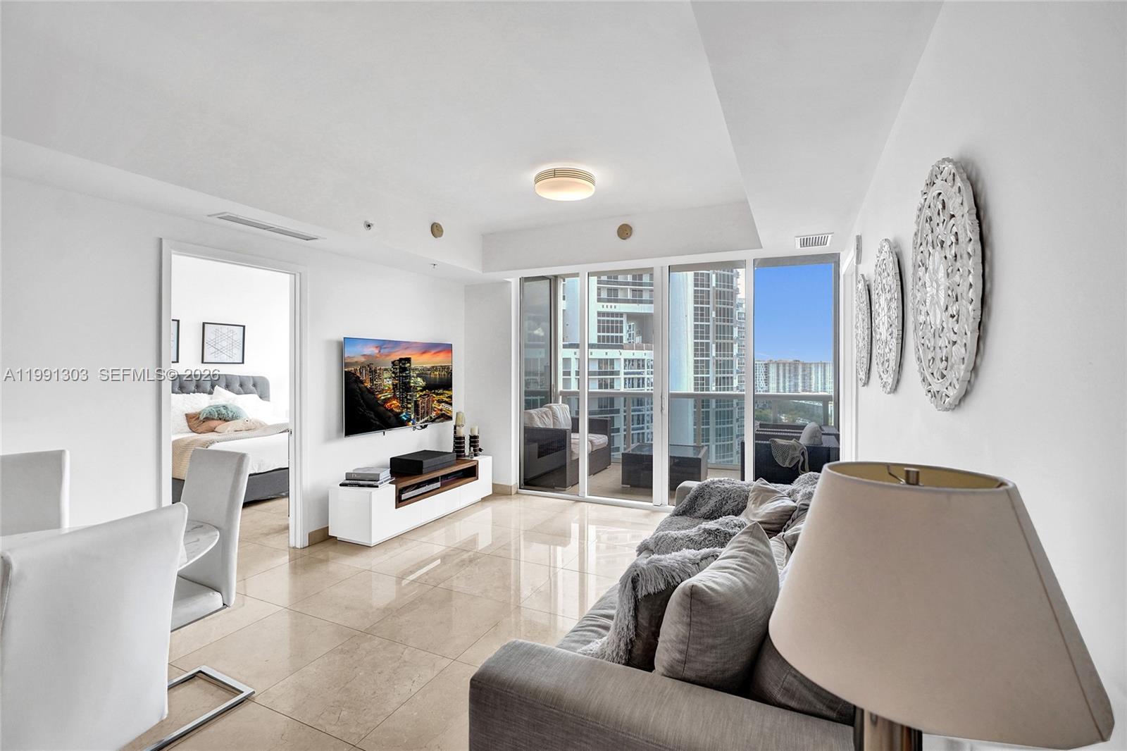 18201 Collins Ave #2007