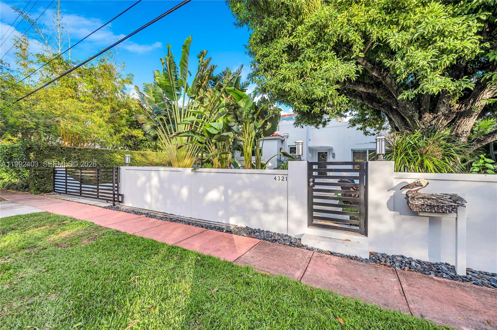 4321 Nautilus Dr Miami Beach, FL 33140