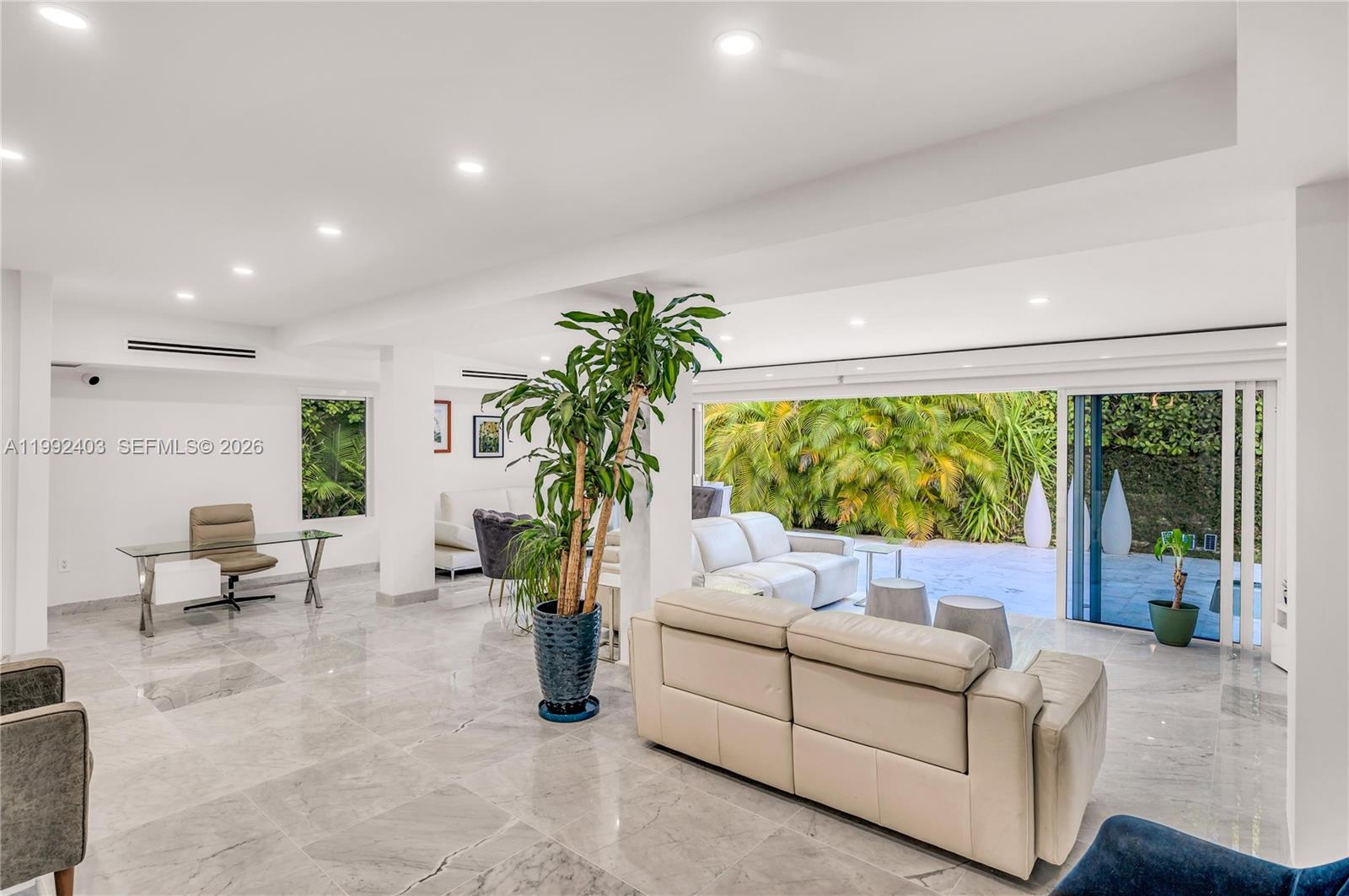 4321 Nautilus Dr Miami Beach, FL 33140