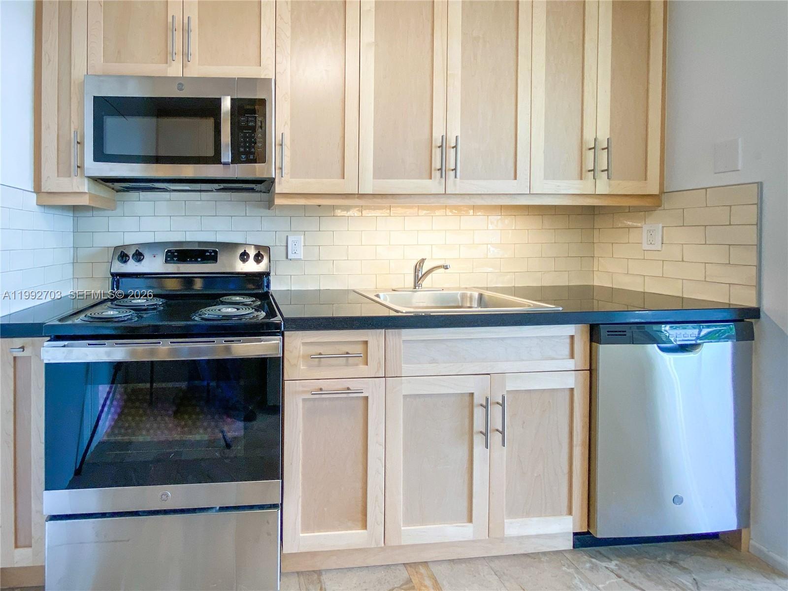 9800 W Bay Hbr Dr #602 Bay Harbor Islands, FL 33154