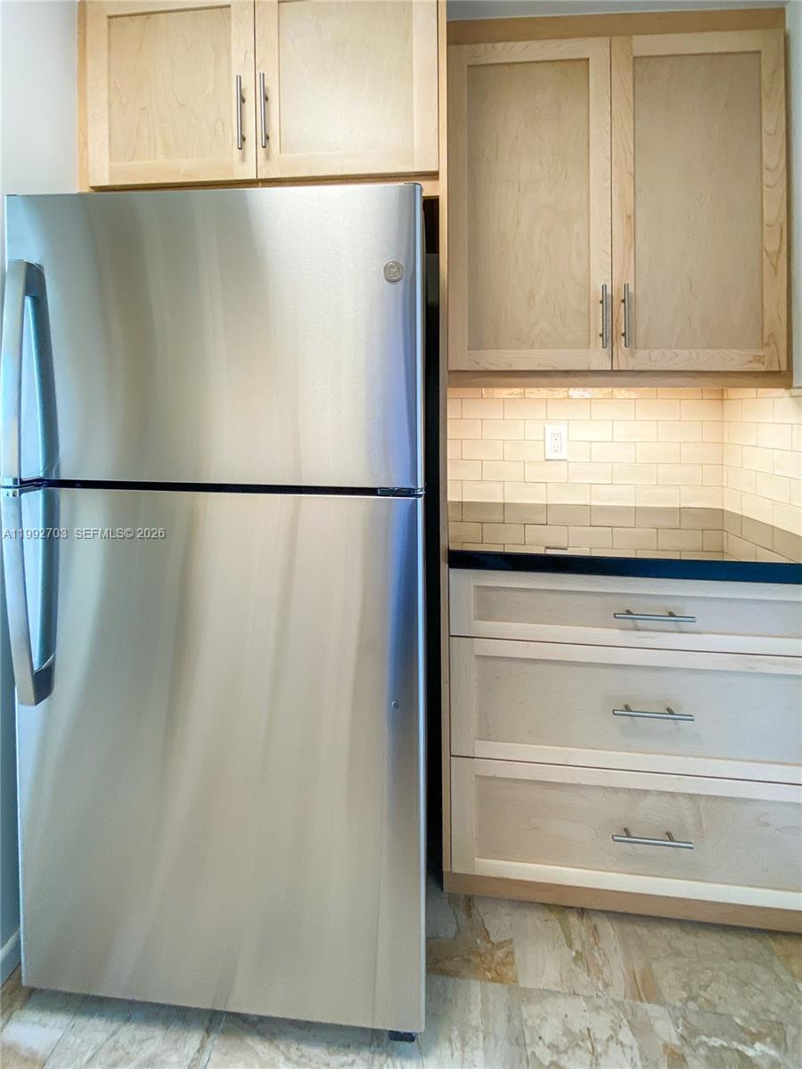 9800 W Bay Hbr Dr #602 Bay Harbor Islands, FL 33154