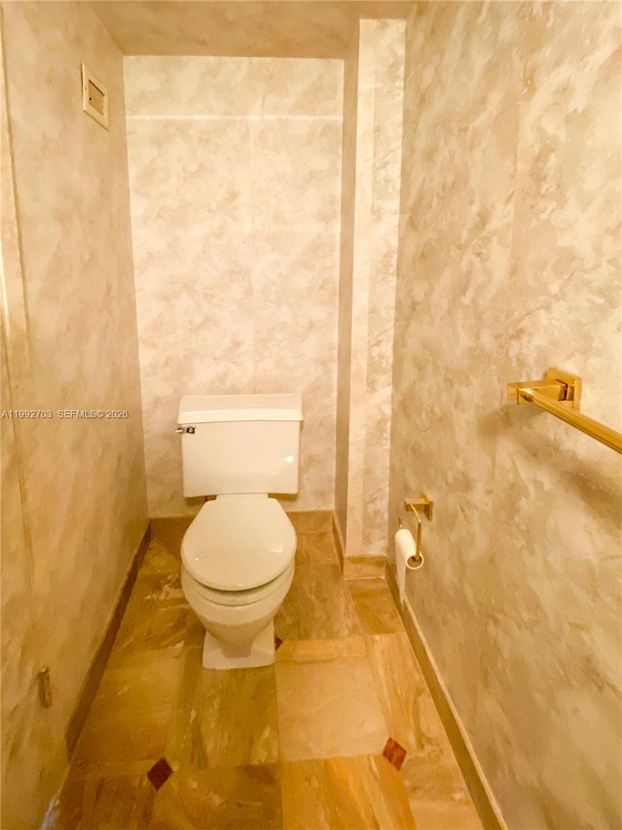 9800 W Bay Hbr Dr #602 Bay Harbor Islands, FL 33154