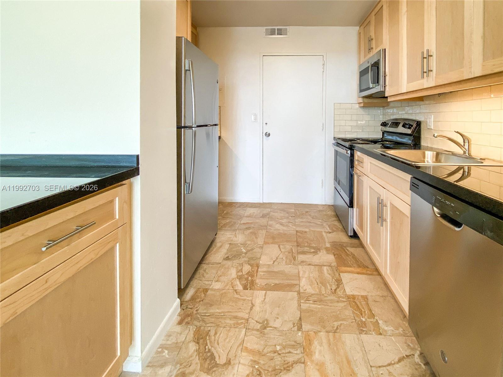 9800 W Bay Hbr Dr #602 Bay Harbor Islands, FL 33154