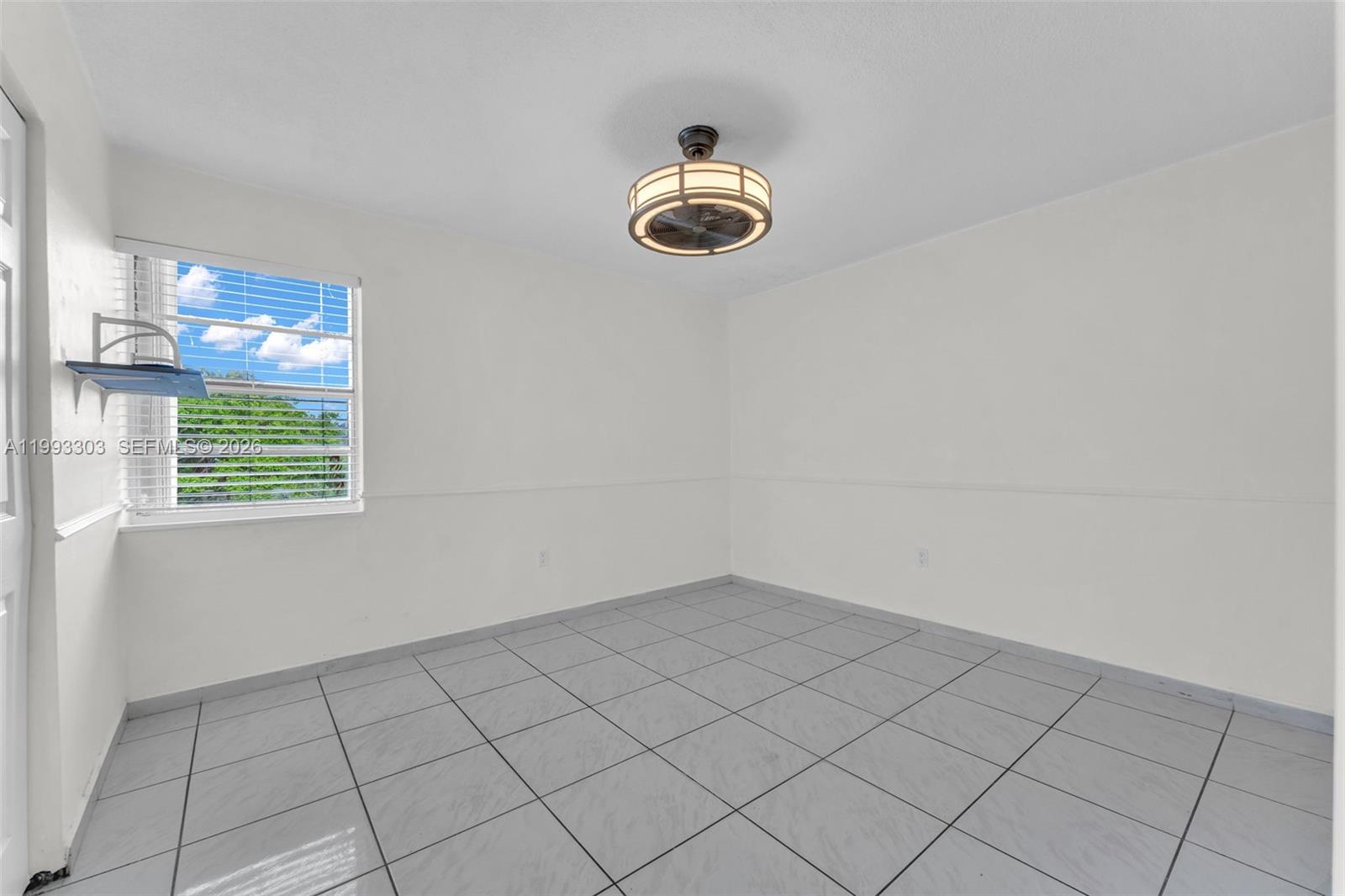 1800 SW 25th St #2305 Miami, FL 33133