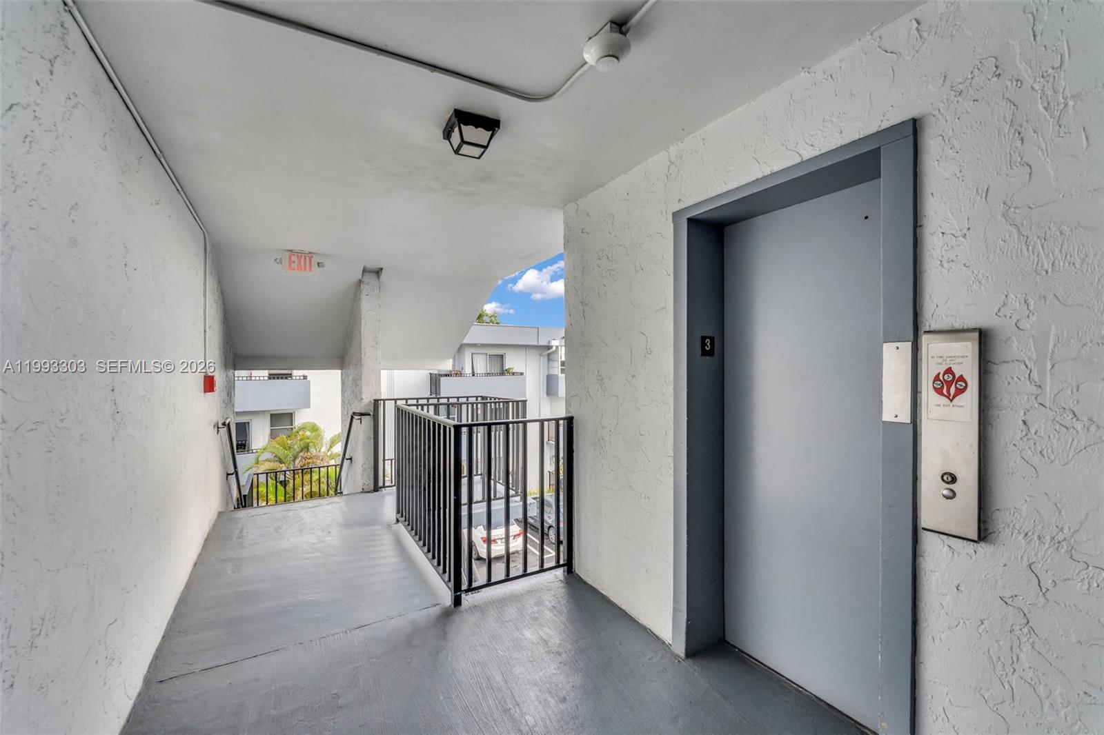 1800 SW 25th St #2305 Miami, FL 33133