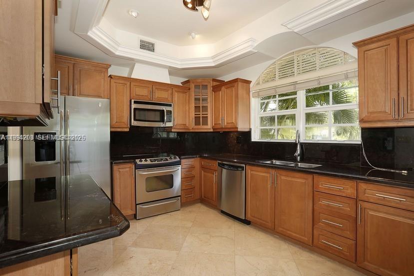 592 Fernwood Rd #B Key Biscayne, FL 33149