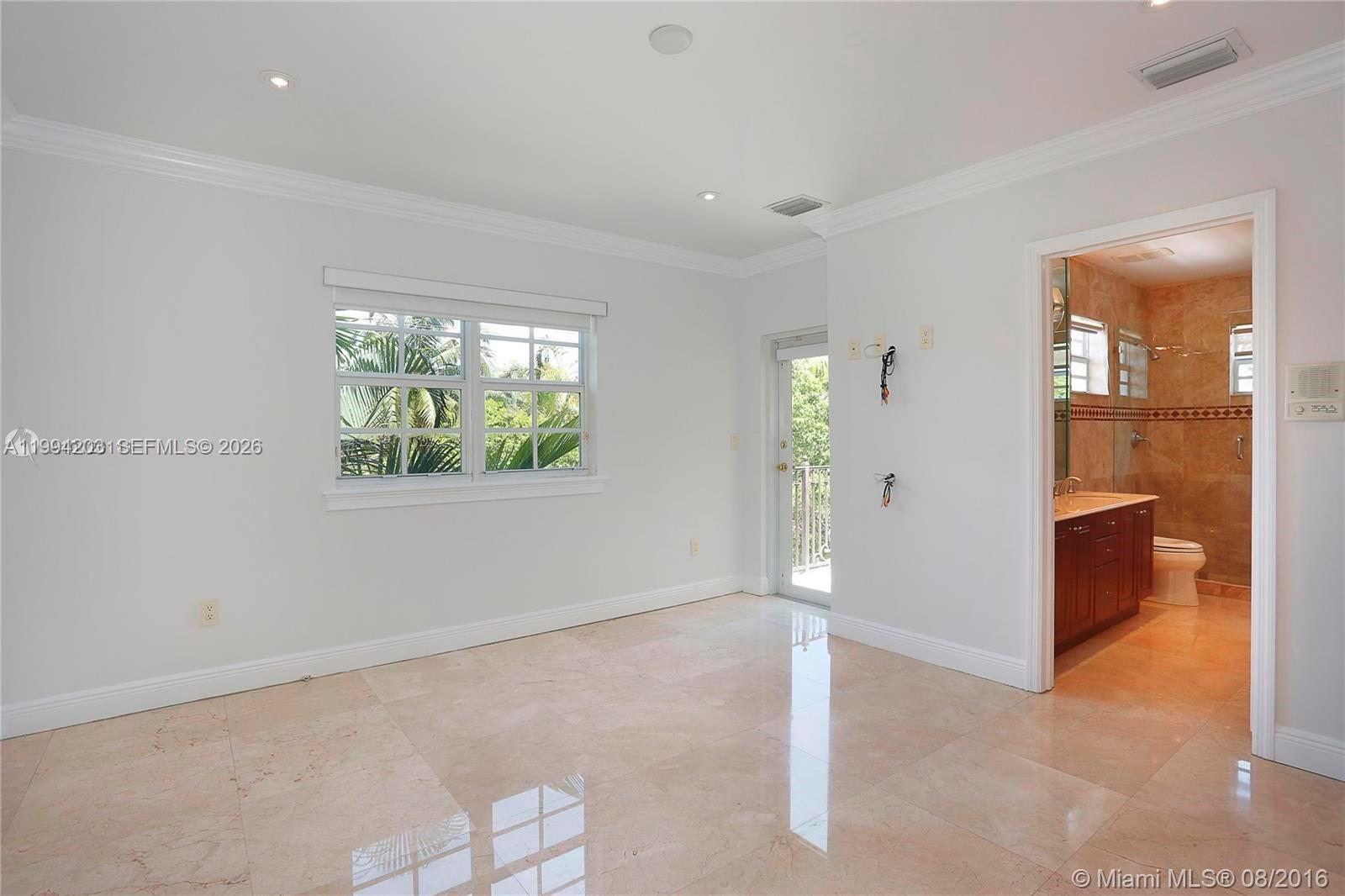 592 Fernwood Rd #B Key Biscayne, FL 33149