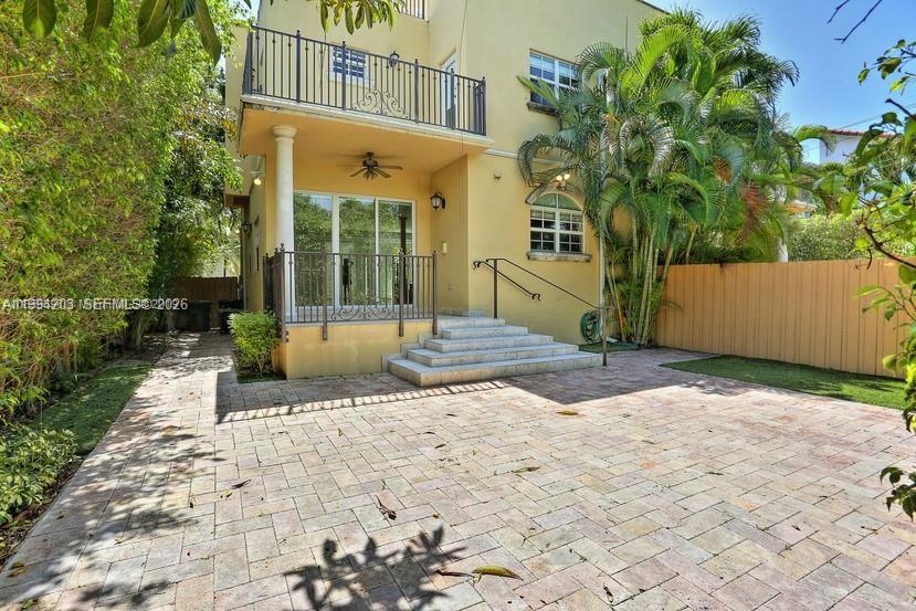 592 Fernwood Rd #B Key Biscayne, FL 33149