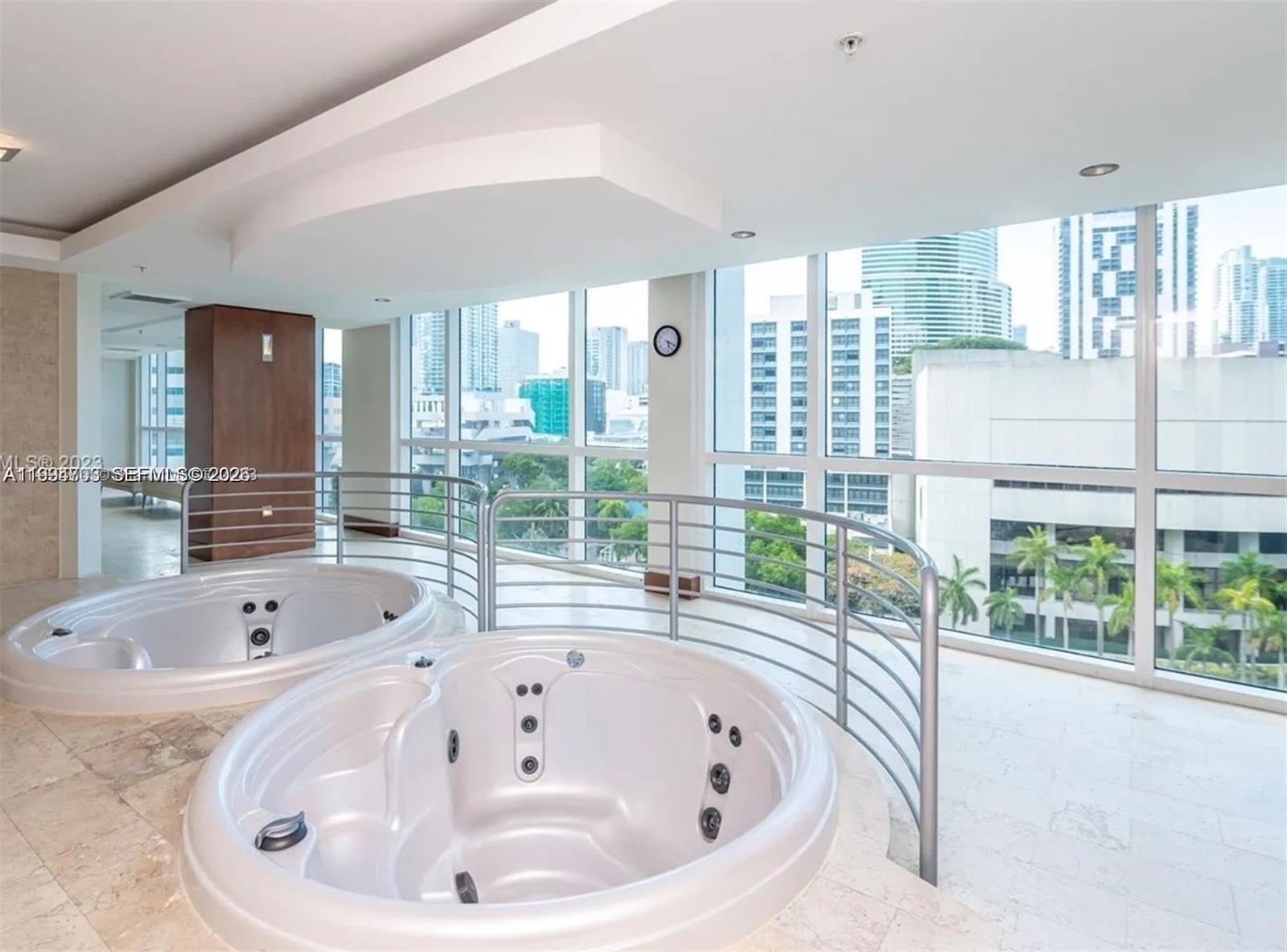 41 SE 5th St #1306 Miami, FL 33131