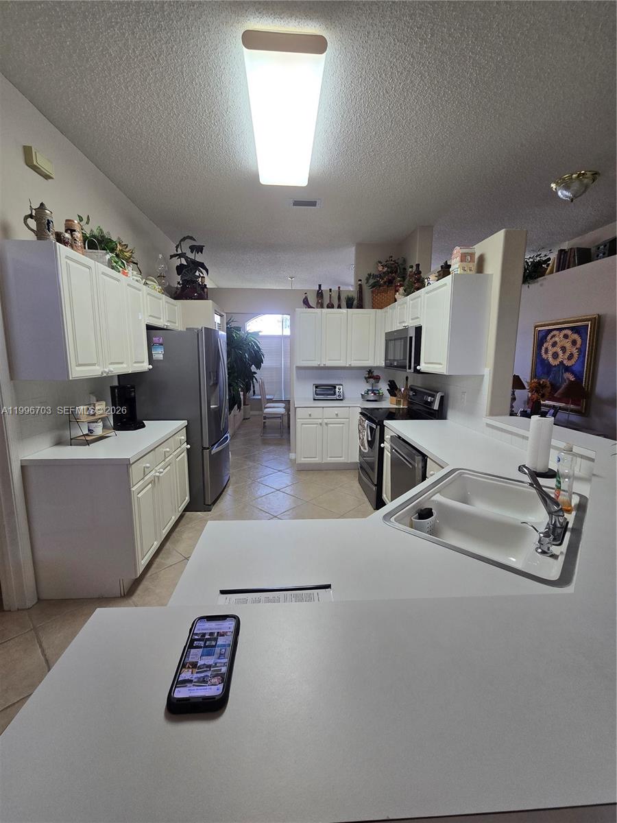 Undisclosed Address Pembroke Pines, FL 33029