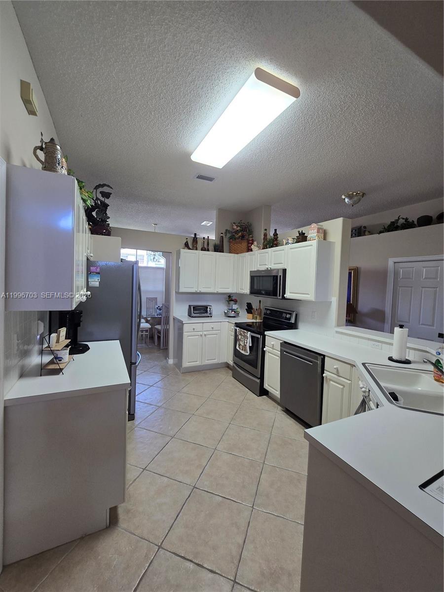 Undisclosed Address Pembroke Pines, FL 33029