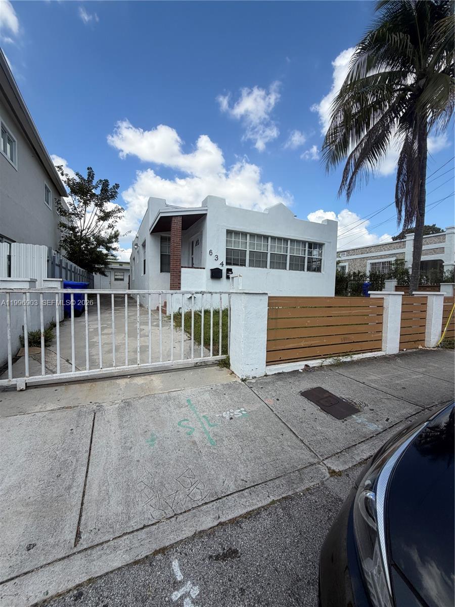 634 SW 10th Ave Miami, FL 33130