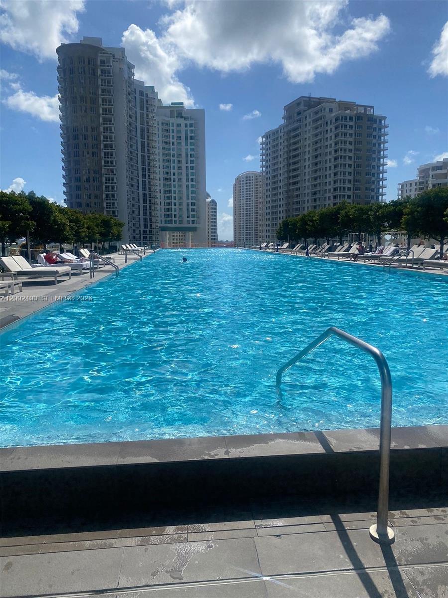 image Icon Brickell I8