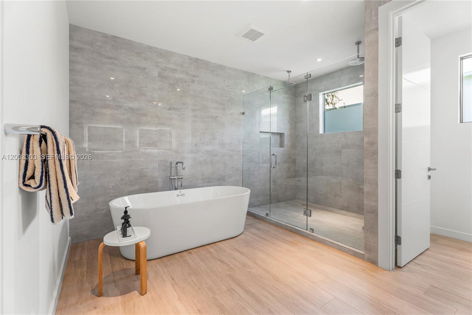 2955 Shipping Ave #2955 Miami, FL 33133