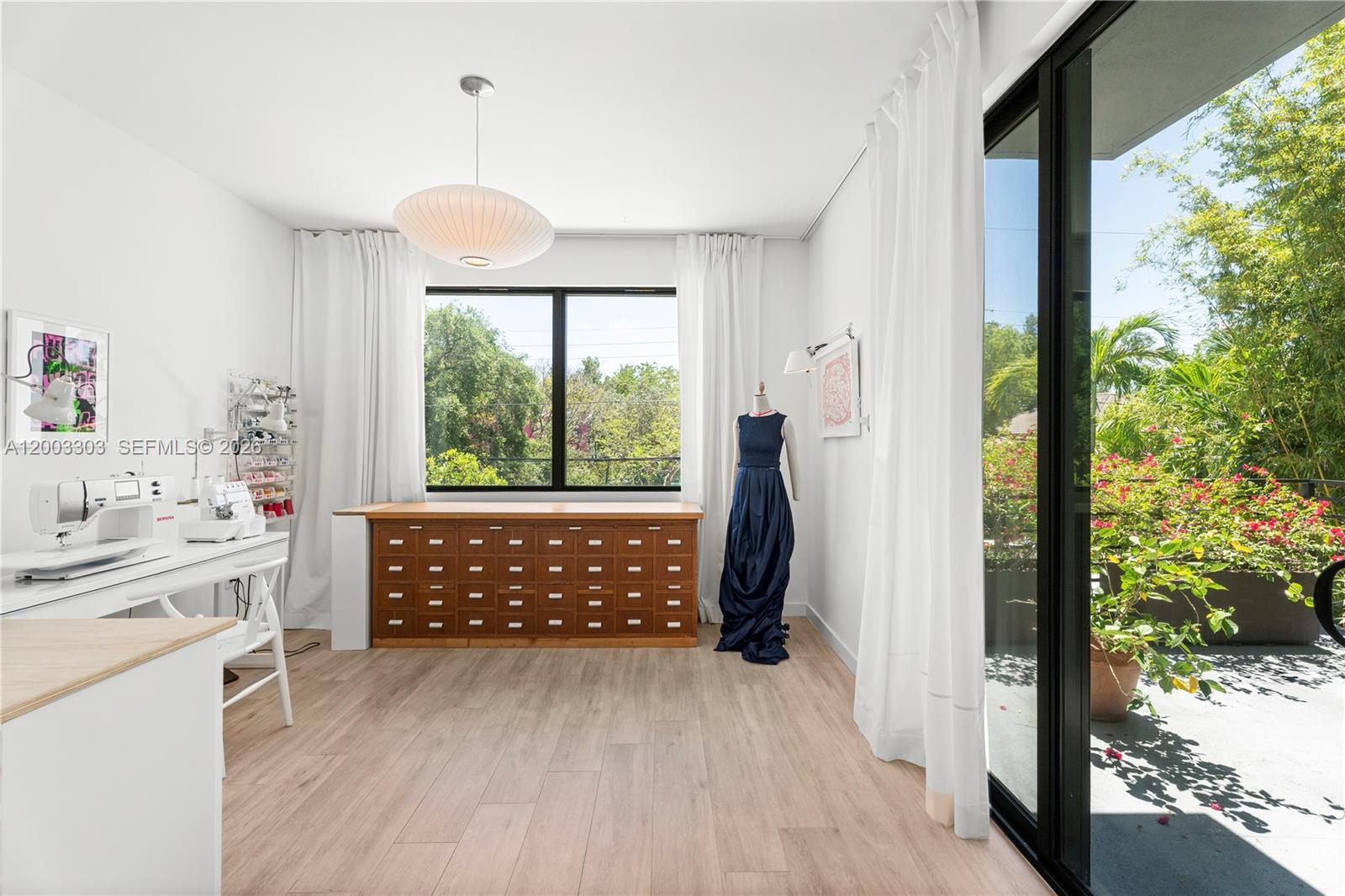 2955 Shipping Ave #2955 Miami, FL 33133