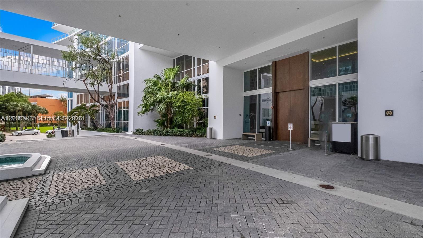 image Paramount Bay43