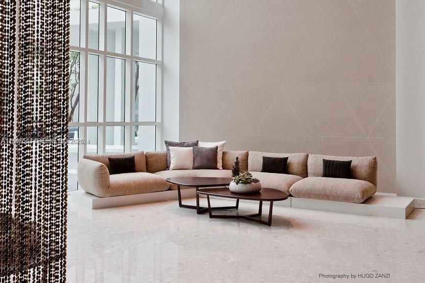 image Paramount Bay44