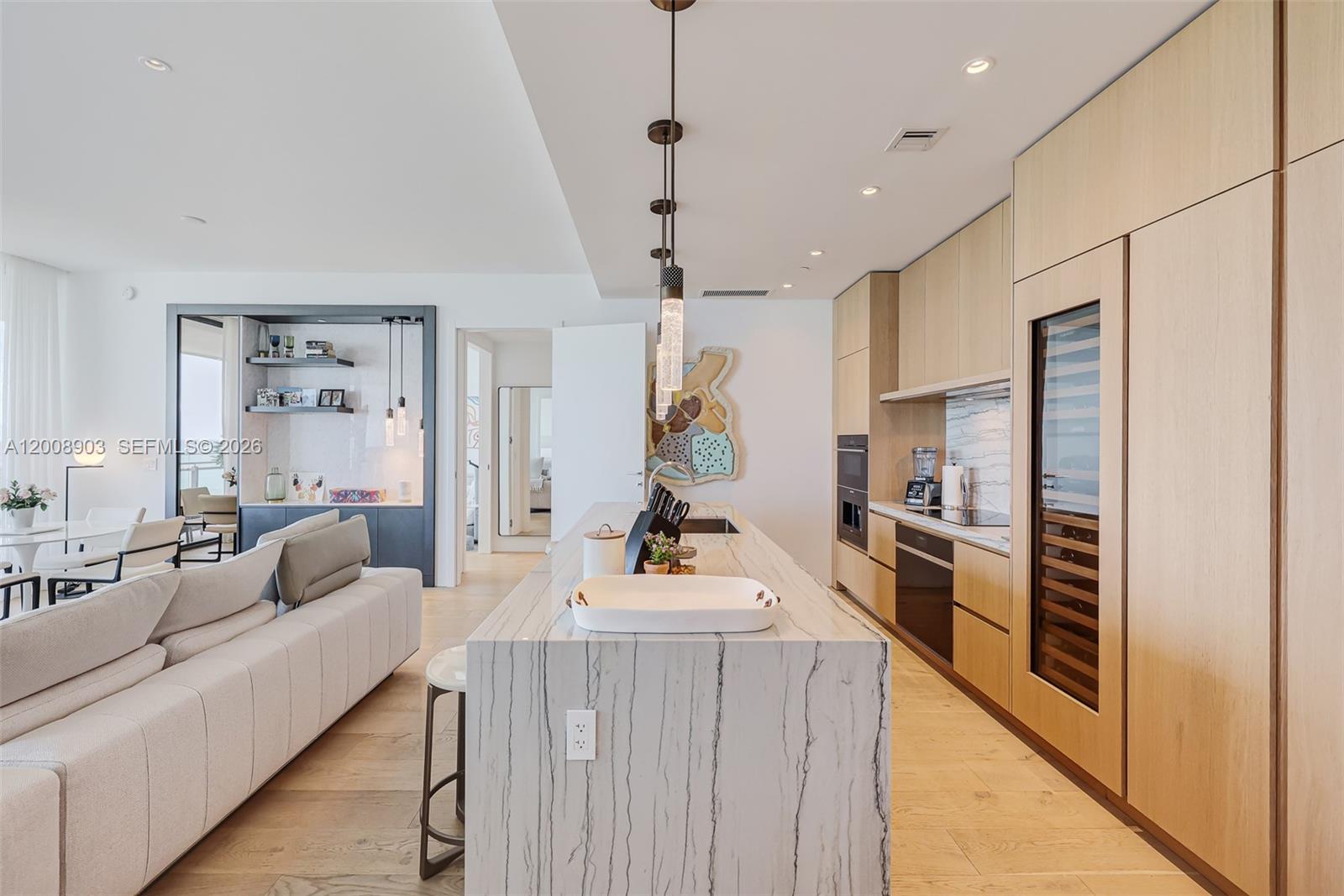 8701 Collins Ave #904 Miami Beach, FL 33154
