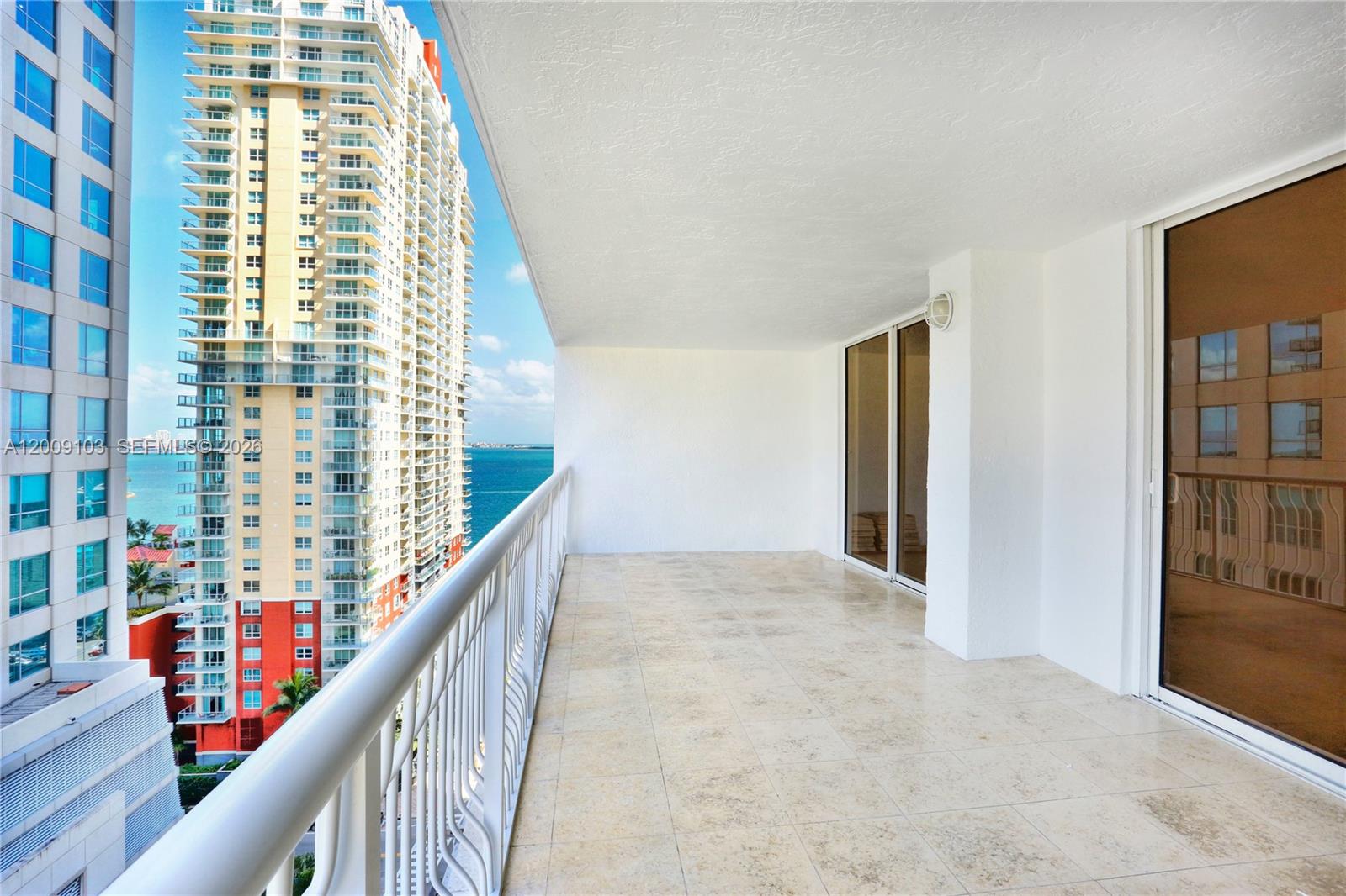 image The Club at Brickell Bay12