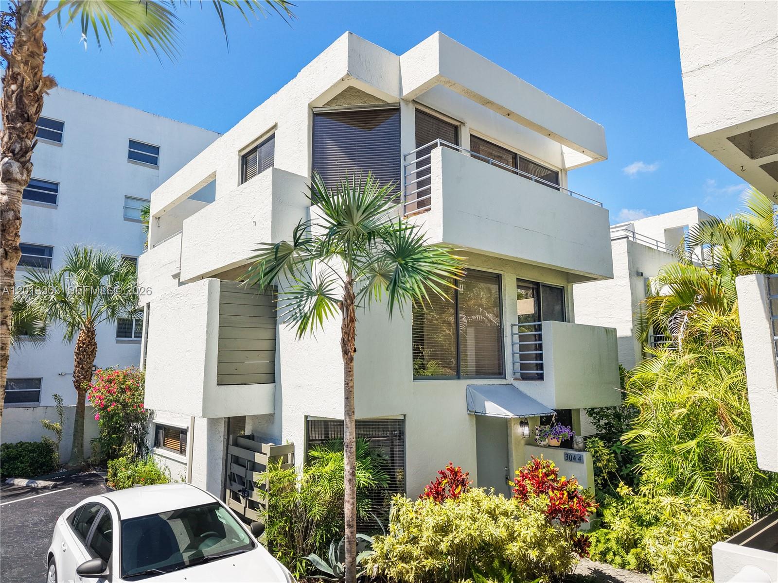 3044 SW 27th Ave #9