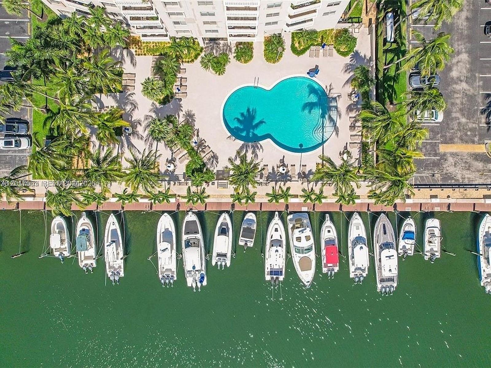90 Edgewater Dr #114 Coral Gables, FL 33133