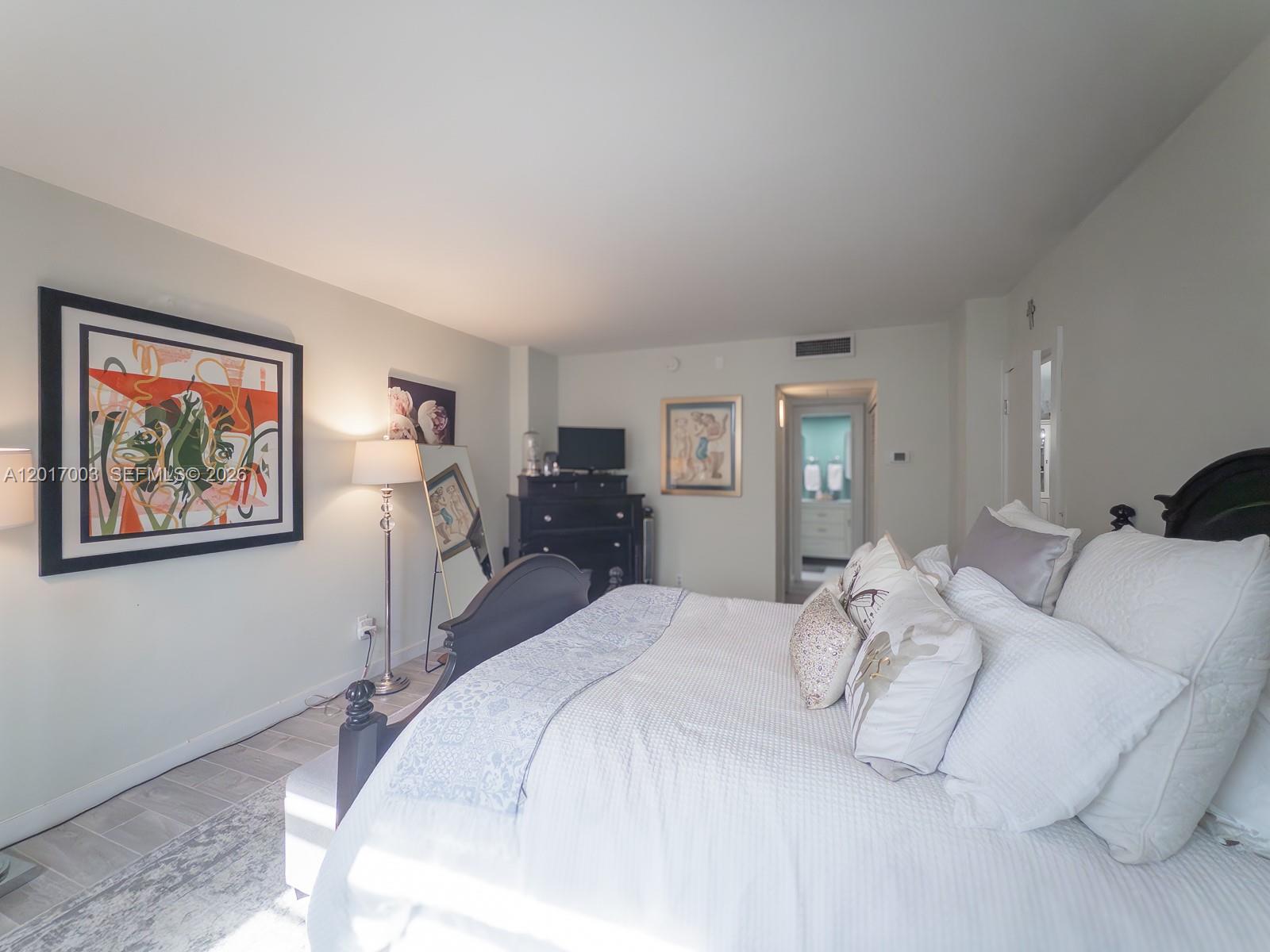 90 Edgewater Dr #114 Coral Gables, FL 33133