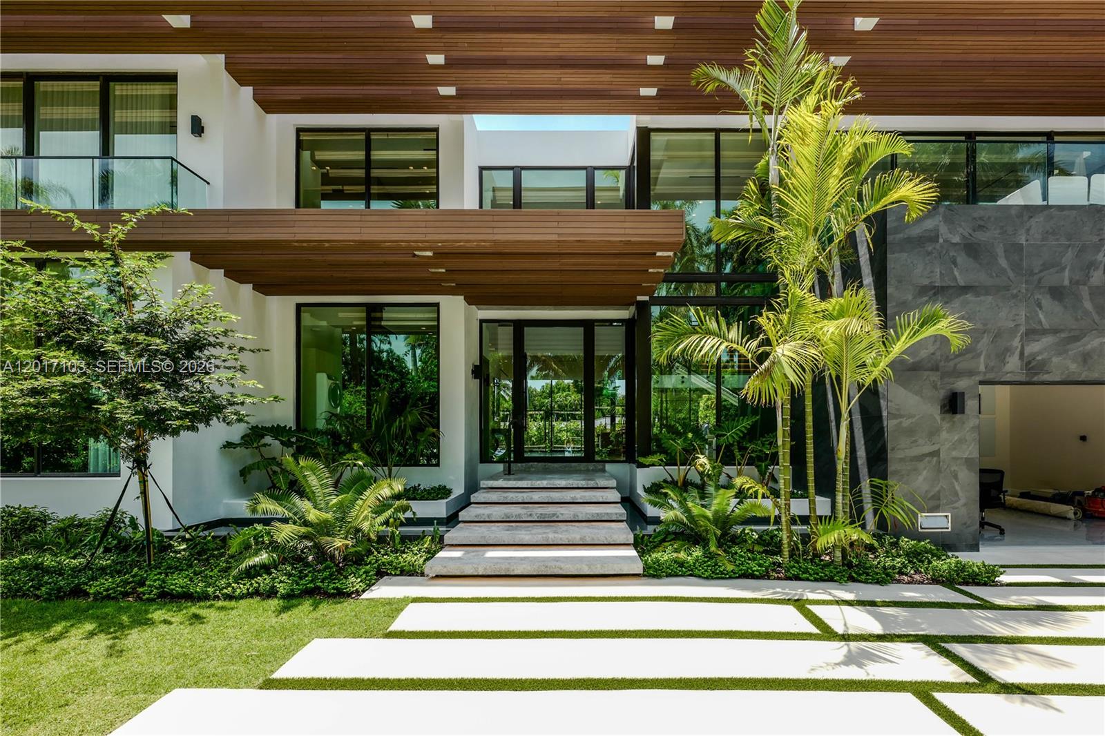 2520 Shelter Ave Miami Beach, FL 33140
