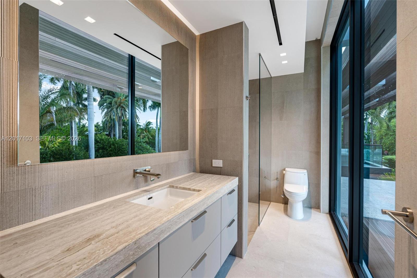 2520 Shelter Ave Miami Beach, FL 33140